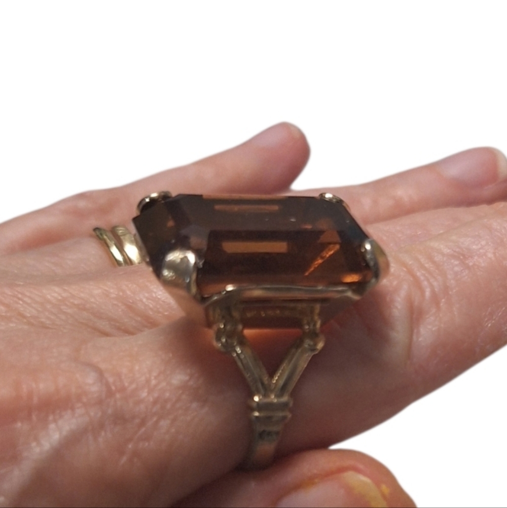 Classic Oval Brown Gemstone Ring - Unbranded - Picture 4 of 10
